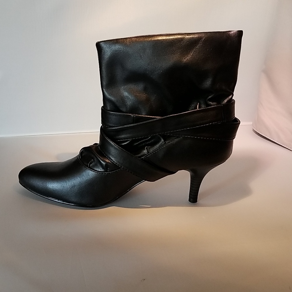 Wild Diva Slouch Boot w ribbon accent - Picture 5 of 7